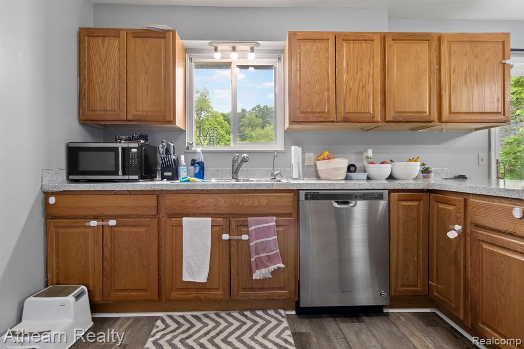 7156 Sharp Road Swartz Creek, MI 48473 - Photo 13 of 32