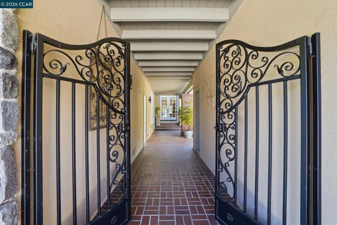 $2,995,000 | 45 Merrill Circle North, Moraga, CA 94556