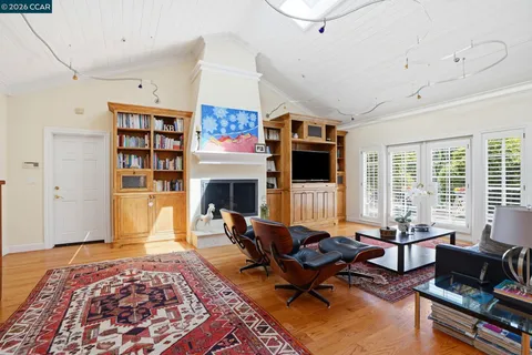 $2,995,000 | 45 Merrill Circle North, Moraga, CA 94556