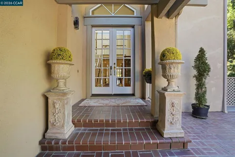 $2,995,000 | 45 Merrill Circle North, Moraga, CA 94556