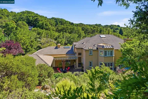 $2,995,000 | 45 Merrill Circle North, Moraga, CA 94556