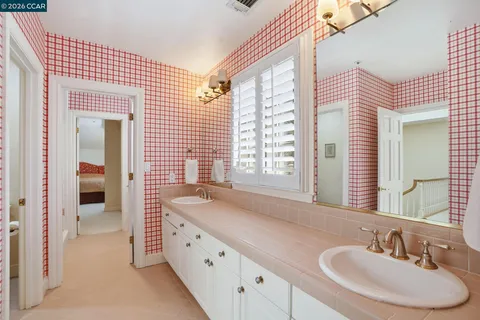 $2,995,000 | 45 Merrill Circle North, Moraga, CA 94556