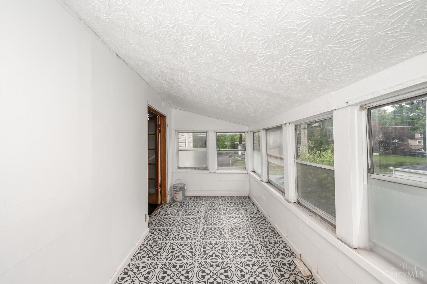 1514 Compton Road Cincinnati, OH 45231 - Photo 20 of 37 Gallery Image 20