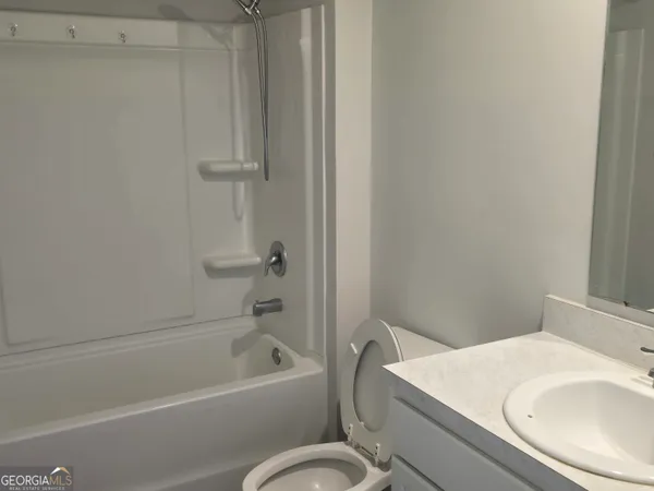 $2,350 | 404 Turpentine Trail, Bloomingdale, GA 31302