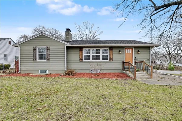 $448,000 | 5645 Russell Street, Mission, KS 66202