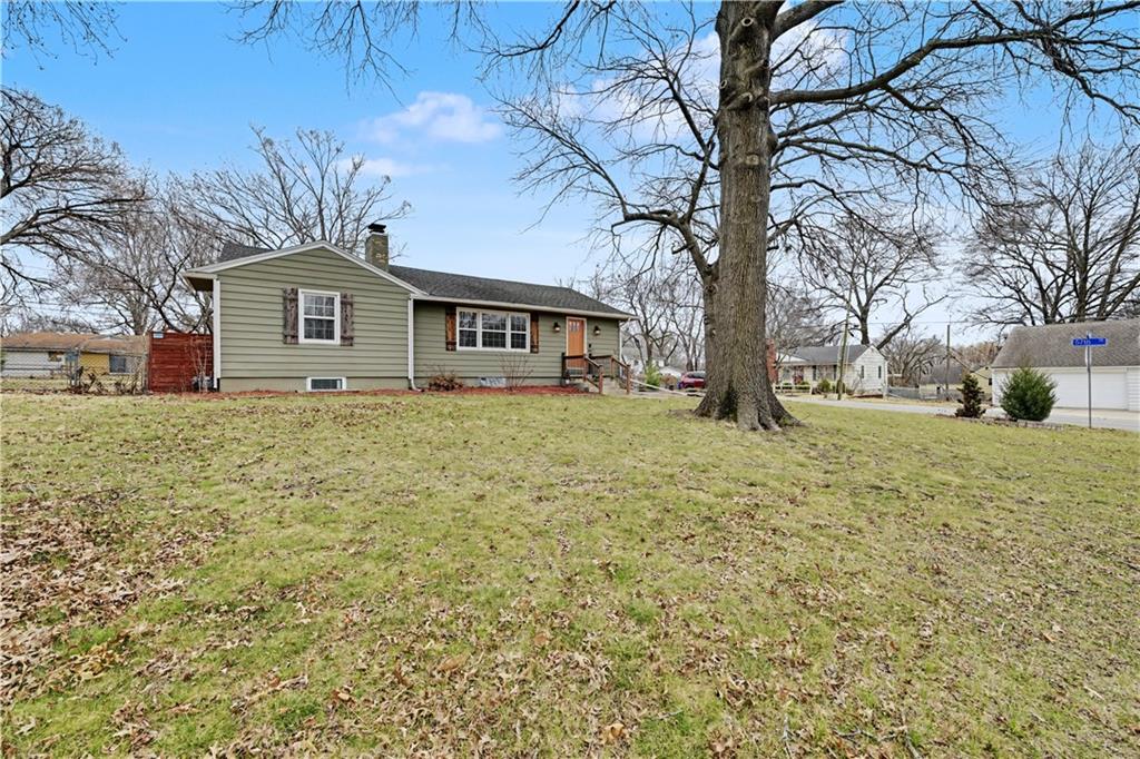 5645 Russell Street Mission, KS 66202 - Photo 43 of 49