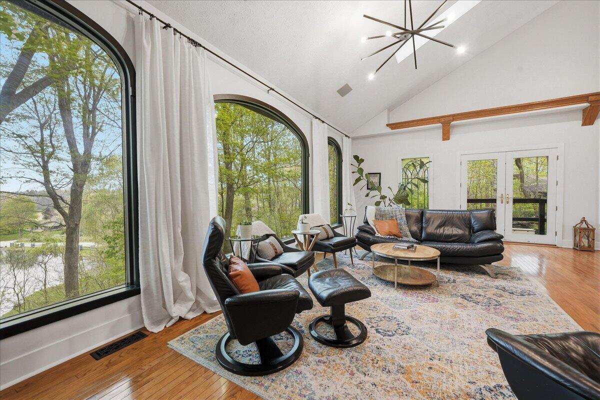 718 North Old Suman Road Valparaiso, IN 46383 - Photo 6 of 56 1200x800