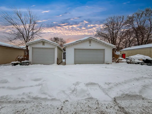 $184,900 | 1519 13th Street, Rockford, IL 61104