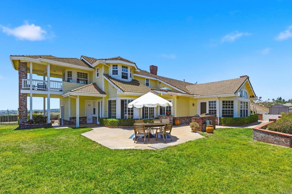 2292 Dos Lomas Fallbrook, CA 92028 - Photo 47 of 71 Large lush lawn