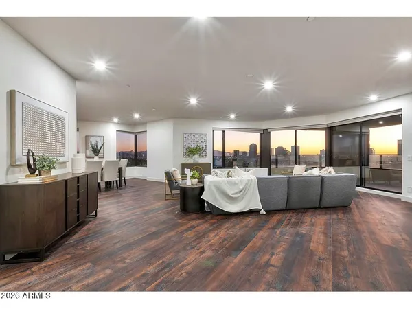 $1,100,000 | 1040 East Osborn Road, Unit 1004, Phoenix, AZ 85014