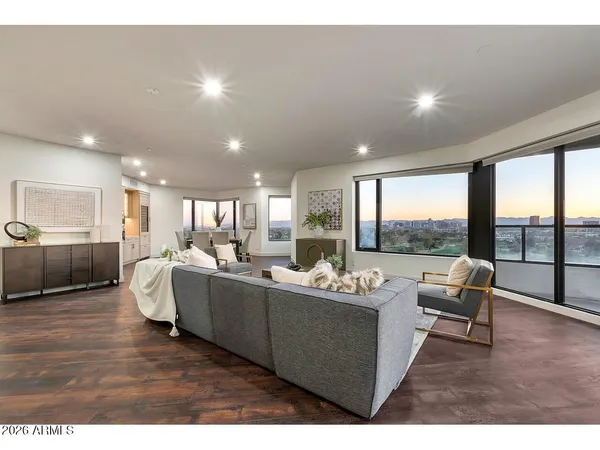 $1,100,000 | 1040 East Osborn Road, Unit 1004, Phoenix, AZ 85014