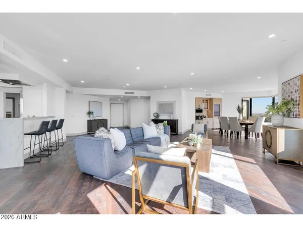 $1,100,000 | 1040 East Osborn Road, Unit 1004, Phoenix, AZ 85014