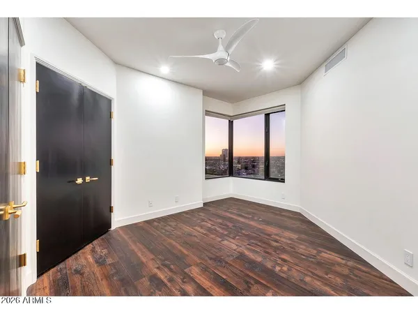 $1,100,000 | 1040 East Osborn Road, Unit 1004, Phoenix, AZ 85014