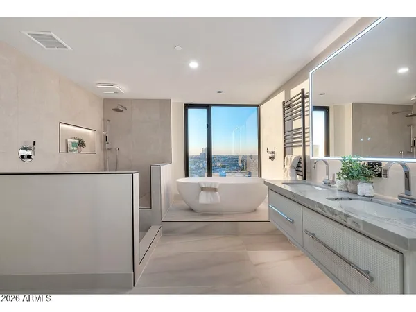 $1,100,000 | 1040 East Osborn Road, Unit 1004, Phoenix, AZ 85014
