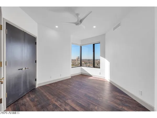 $1,100,000 | 1040 East Osborn Road, Unit 1004, Phoenix, AZ 85014