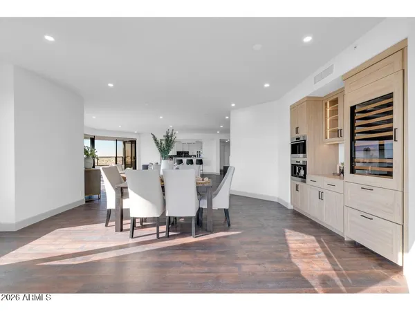 $1,100,000 | 1040 East Osborn Road, Unit 1004, Phoenix, AZ 85014