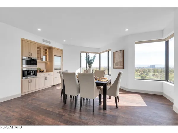 $1,100,000 | 1040 East Osborn Road, Unit 1004, Phoenix, AZ 85014
