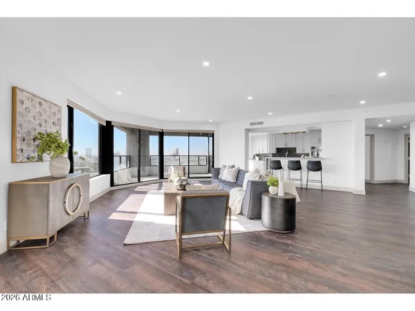 $1,100,000 | 1040 East Osborn Road, Unit 1004, Phoenix, AZ 85014