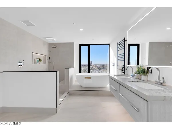 $1,100,000 | 1040 East Osborn Road, Unit 1004, Phoenix, AZ 85014