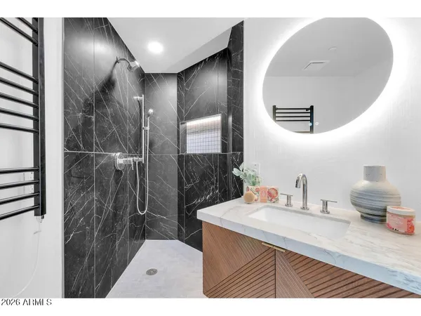 $1,100,000 | 1040 East Osborn Road, Unit 1004, Phoenix, AZ 85014