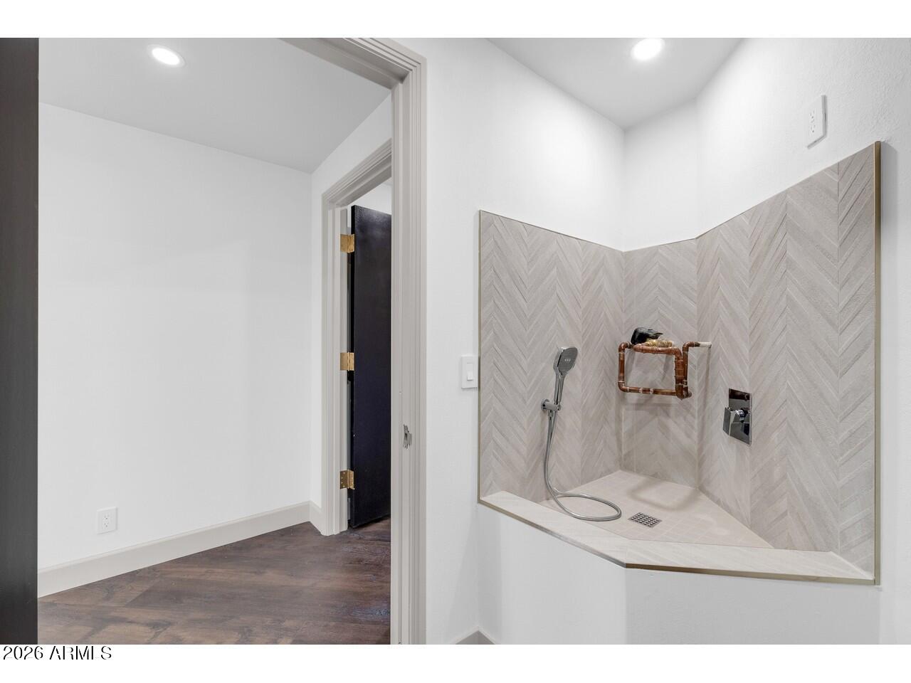 1040 East Osborn Road, Unit 1004 Phoenix, AZ 85014 - Photo 50 of 94 a picture of a bathroom