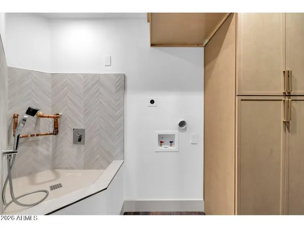 $1,100,000 | 1040 East Osborn Road, Unit 1004, Phoenix, AZ 85014