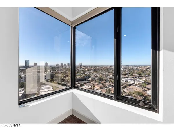 $1,100,000 | 1040 East Osborn Road, Unit 1004, Phoenix, AZ 85014