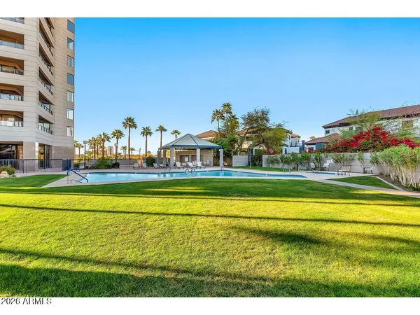 $1,100,000 | 1040 East Osborn Road, Unit 1004, Phoenix, AZ 85014