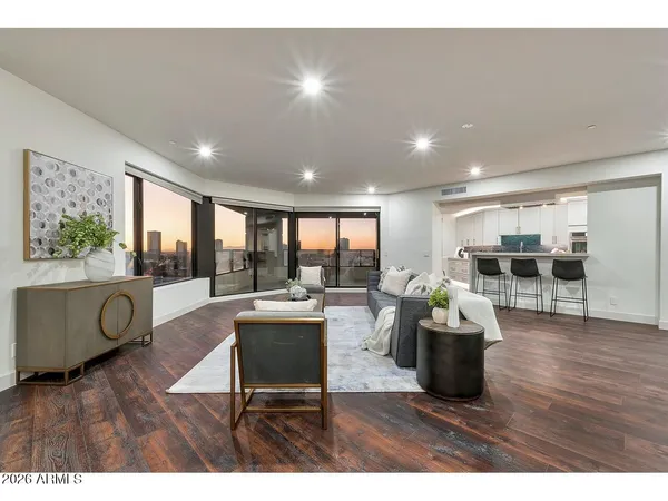 $1,100,000 | 1040 East Osborn Road, Unit 1004, Phoenix, AZ 85014