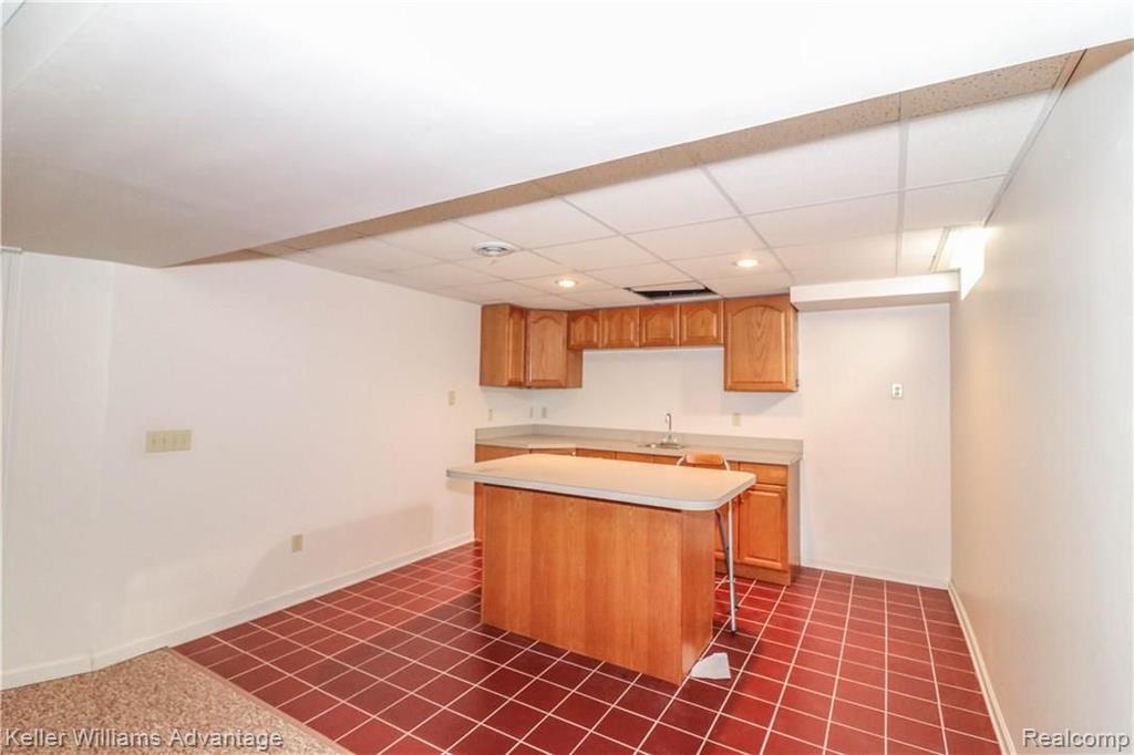 29643 English Way Novi, MI 48377 - Photo 25 of 32