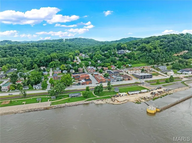 $249,000 | 101 North 1st Street, Clarksville, MO 63336