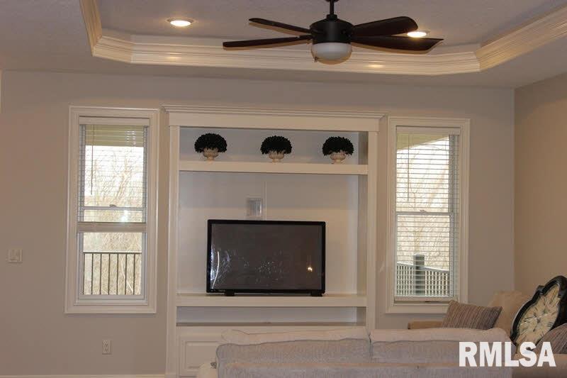 6411 Fairhaven Road Davenport, IA 52807 - Photo 3 of 5 Gallery Image 3