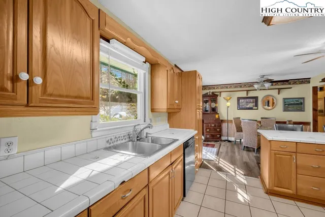 $569,000 | 6670 Hickory Nut Gap Road, Banner Elk, NC 28604