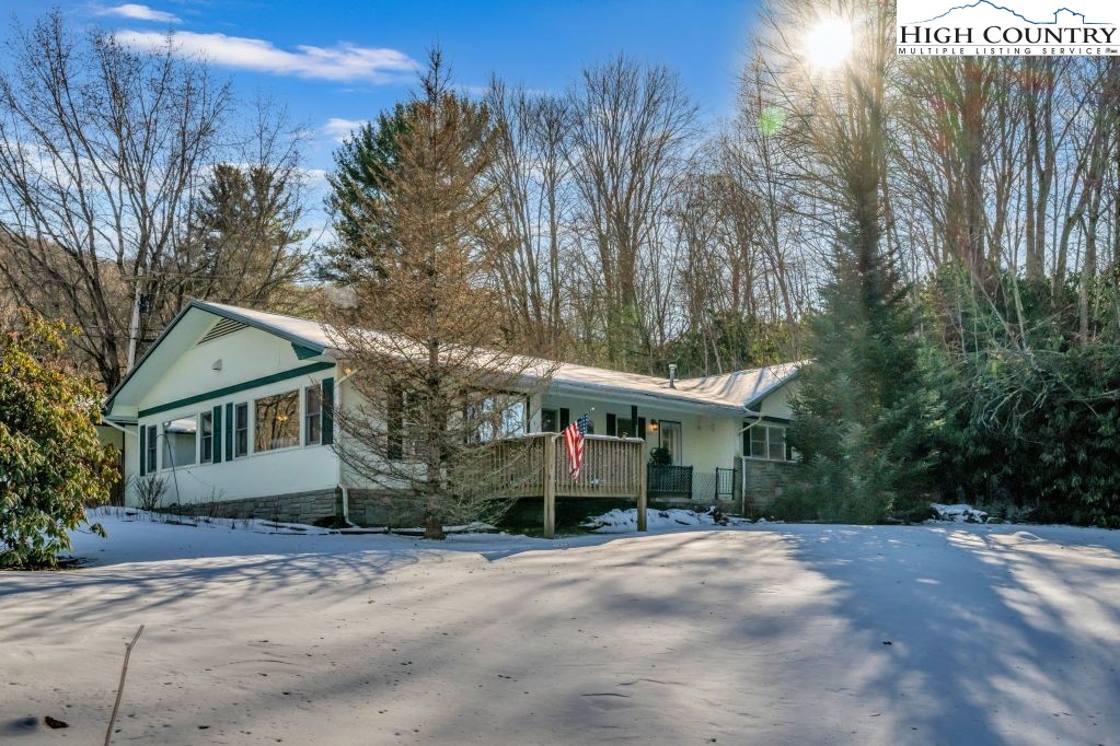 6670 Hickory Nut Gap Road Banner Elk, NC 28604 - Photo 2 of 44