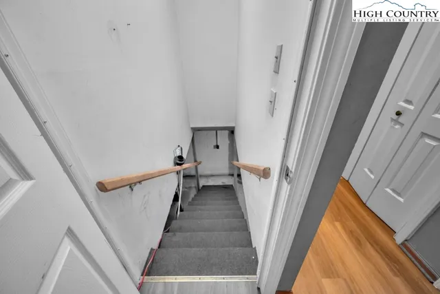 $569,000 | 6670 Hickory Nut Gap Road, Banner Elk, NC 28604