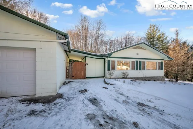 $569,000 | 6670 Hickory Nut Gap Road, Banner Elk, NC 28604