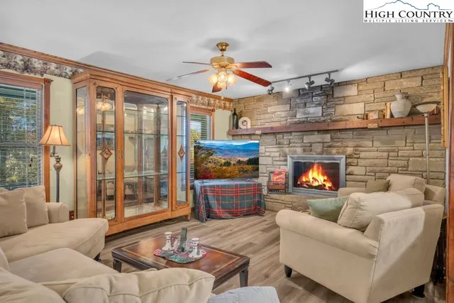 $569,000 | 6670 Hickory Nut Gap Road, Banner Elk, NC 28604