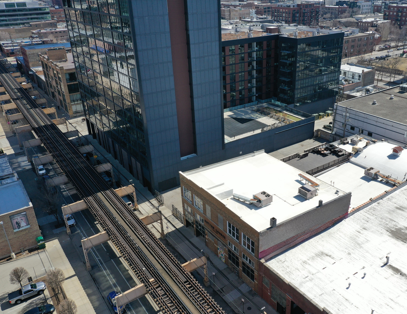1375 West Lake Street Chicago, IL 60607 - Photo 4 of 4 a view of a balcony with chairs