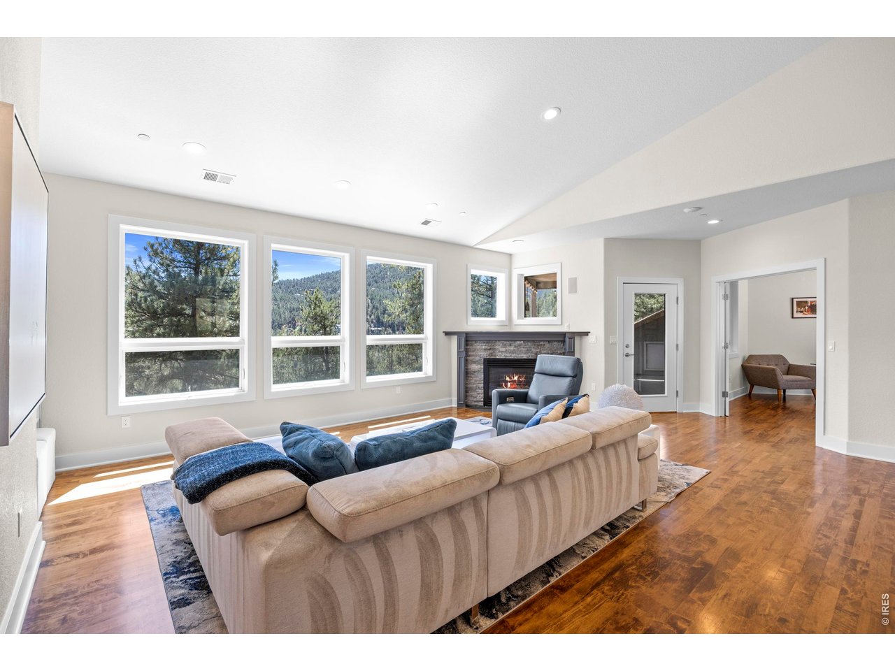 738 Wagonwheel Gap Road Boulder, CO 80302 - Photo 7 of 46 Great room
