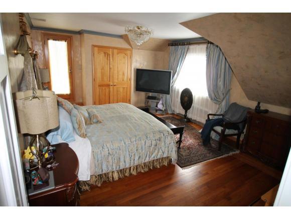 1301 Harbor Road Hewlett Harbor, NY 11557 - Photo 11 of 22