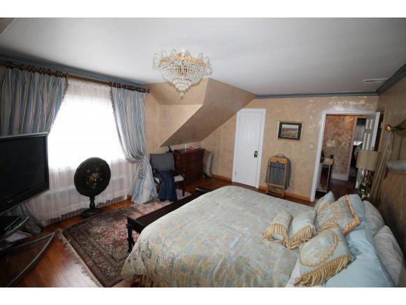 1301 Harbor Road Hewlett Harbor, NY 11557 - Photo 15 of 22