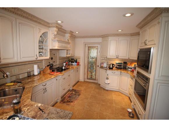 1301 Harbor Road Hewlett Harbor, NY 11557 - Photo 3 of 22
