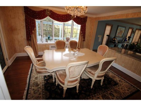 1301 Harbor Road Hewlett Harbor, NY 11557 - Photo 4 of 22