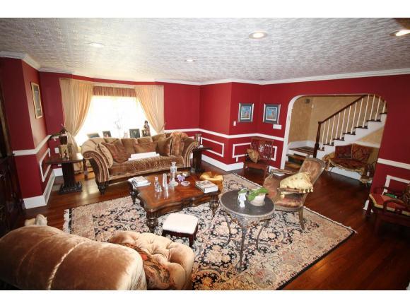 1301 Harbor Road Hewlett Harbor, NY 11557 - Photo 6 of 22