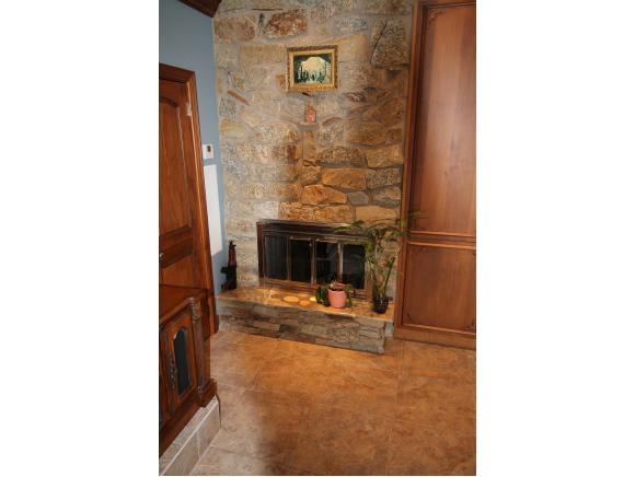 1301 Harbor Road Hewlett Harbor, NY 11557 - Photo 10 of 22