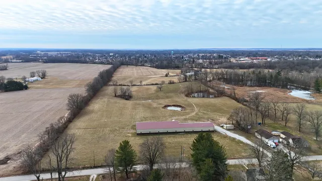$280,000 | 200 North County Road, Linton, IN 47441