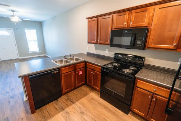 $1,600 | 2247 Del Carmel Way, Tallahassee, FL 32303
