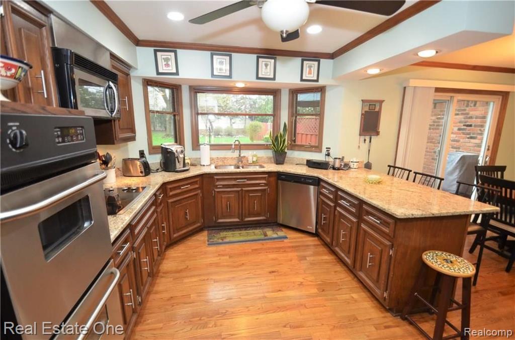 1007 Hidden Lane Rochester Hills, MI 48309 - Photo 12 of 61