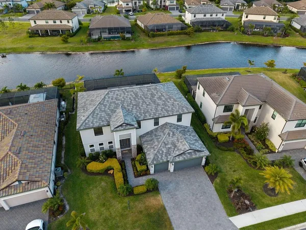$1,195,000 | 4913 Coastal Days Lane, Lakewood Ranch, FL 34211