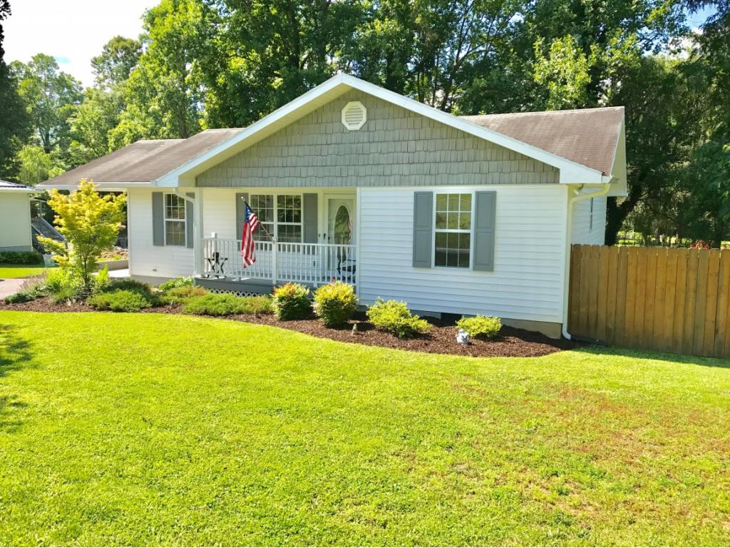 39 Jones Road Erwin, TN 37650 - Photo 1 of 34 Photo 1
